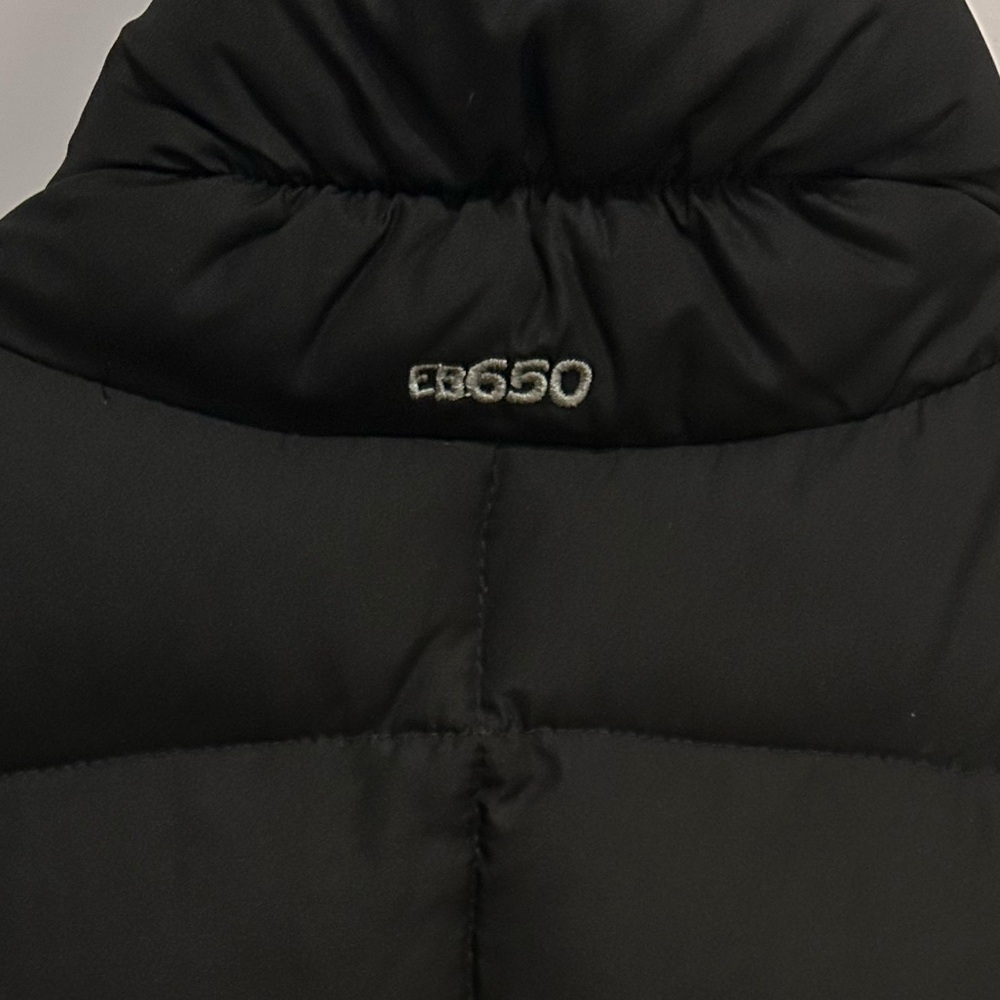 NWT Eddie Bauer women’s medium black classic down puffer vest w/adjustable snaps - Picture 9 of 9